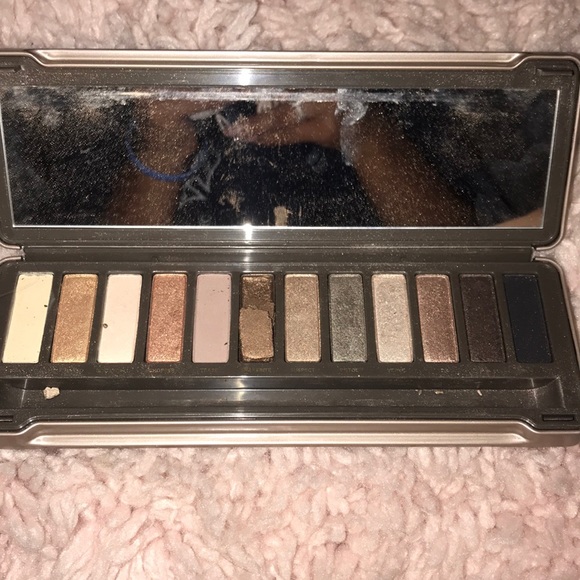 Naked 2 urban decay eyeshadow palette - Picture 2 of 2